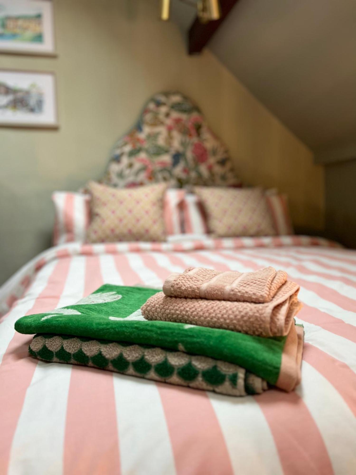 Rowan Cottage Кромфорд Екстериор снимка